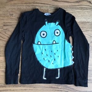 H&M Black graphics 👀long sleeve tee size 6 - 8